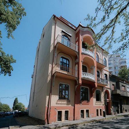Bluesky Ultra-Central Premium Apartment Oradea Exterior photo
