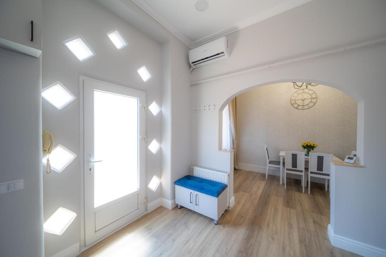 Bluesky Ultra-Central Premium Apartment Oradea Exterior photo